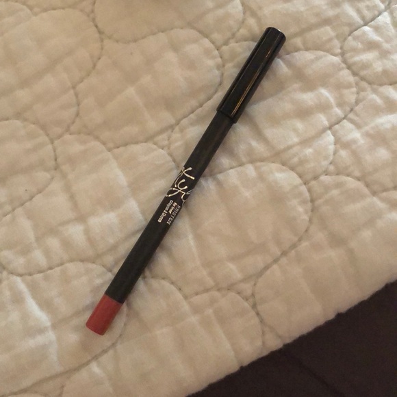 KylieCosmetics stick & Lip Liner TAKING BEST OFFER - Picture 3 of 4
